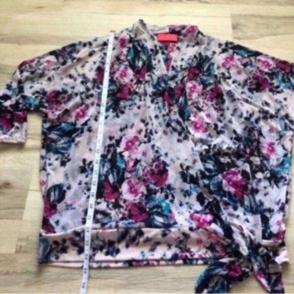 Jennifer Lopez Multicolor Floral Blouse - Picture 2 of 8